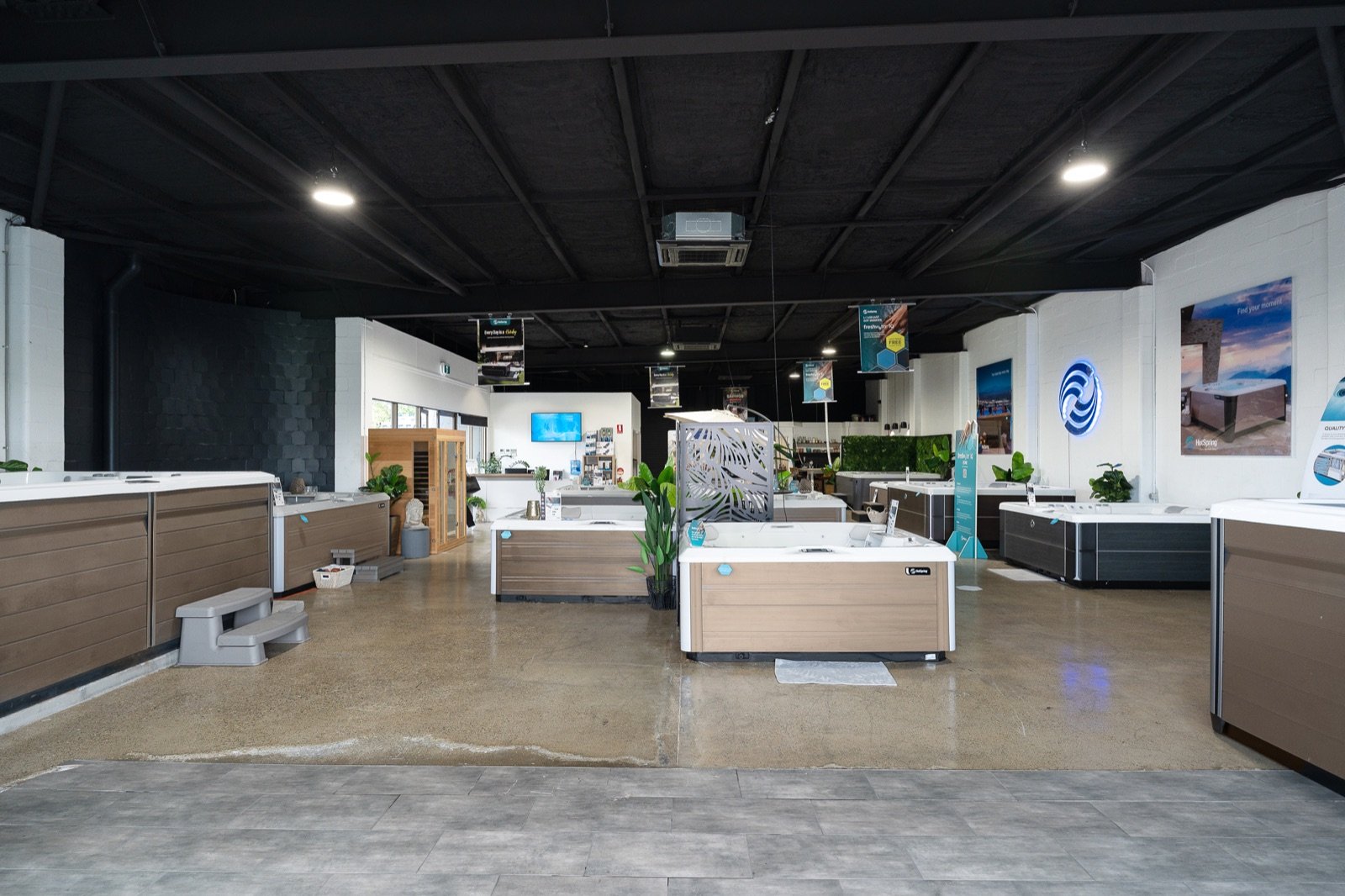 Brisbane Spa Super Centre showroom floor